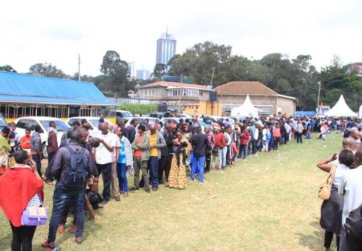 An image of kenyan lined up in search for ermployment.(photo credit to The Standard/Facebook)