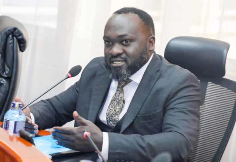 Seneta Wafula Wakoli amefanya ziara ya kushtukiza katika kituo cha mafunzo ya kilimo cha Mabanga ATC na kusikitishwa na hali duni ya vifaa, ikiwemo matrekta ambayo hayajakarabatiwa kwa zaidi ya miaka miwili.