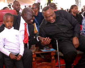 Rais Mstaafu Uhuru Kenyatta na Naibu Rais wa Zamani Rigathi Gachagua wakati wa ibada ya mazishi ya aliyekuwa Seneta wa Kirinyaga Daniel Karaba, Kaunti ya Kirinyaga, Aprili 1, 2026.